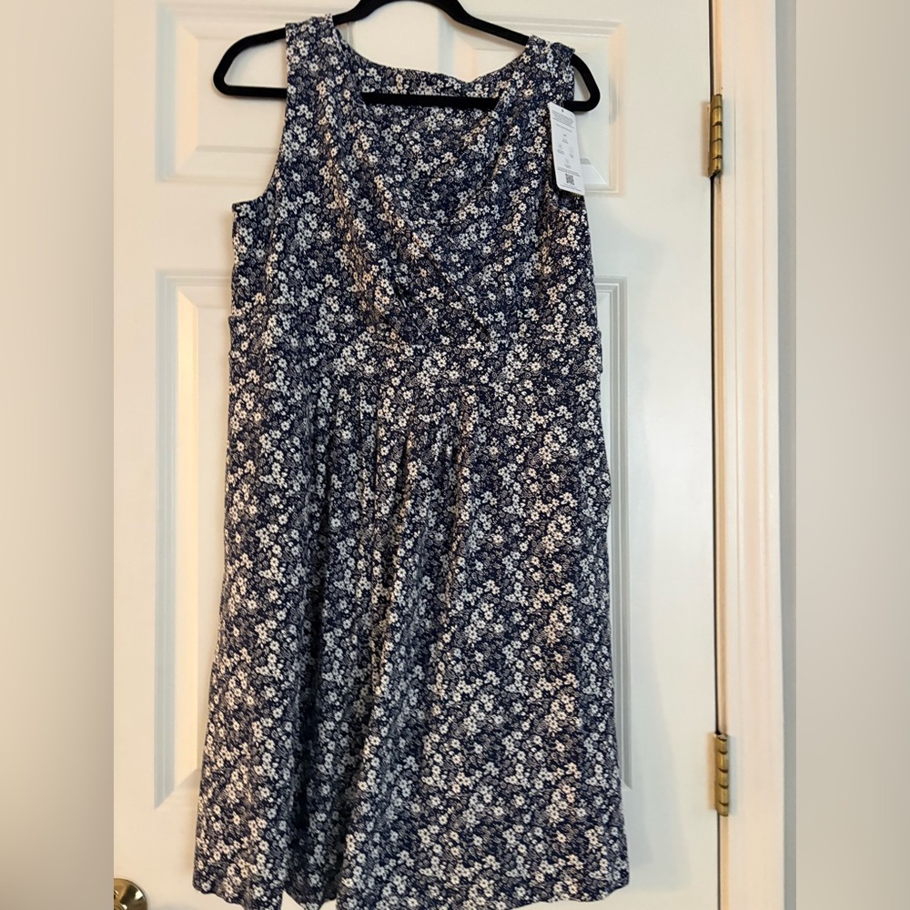 NWT LANDS END Dress Large Blue White Floral Sleeveless Fit & Flare Petite